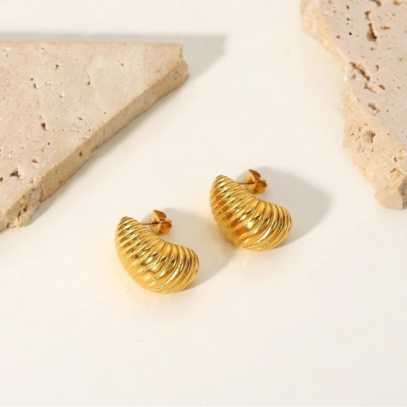 18K Gold Plated Spiral Hoop Earrings - Picture 5 of 7